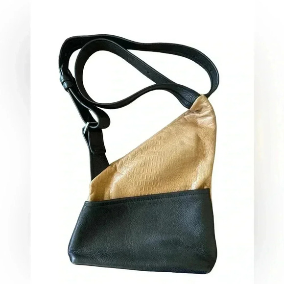 Tom Thomas Leathers Daz Asymmetrical Crossbody - Picture 1 of 15